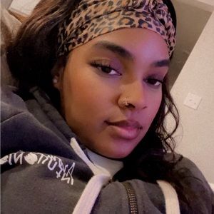 Meet your Posher, Ciera